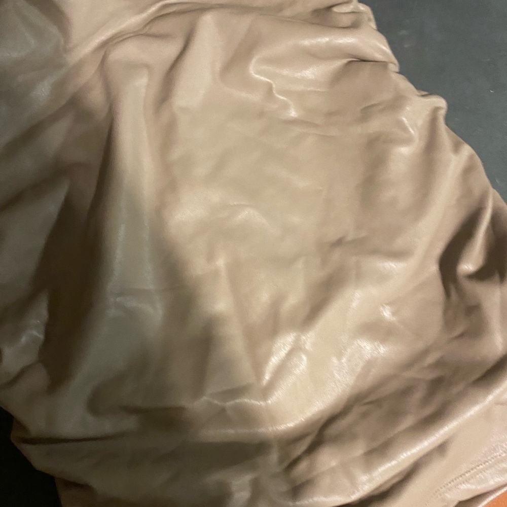 Leather skirt - Picture 3 of 3